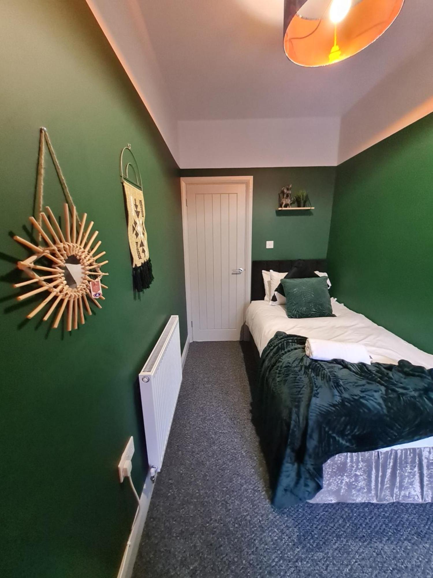 4 Bedroom Luxury House. Bike Park Wales. Secure Bike Store. Brecon Beacons Dowlais Exterior foto